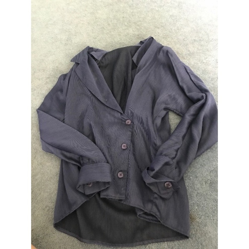 tahari top